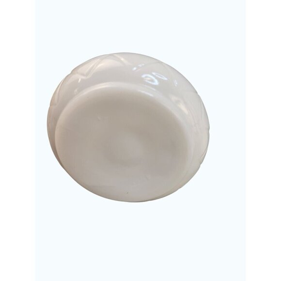 White Milk Glass Bud Vases Set Of 2 With Ribbed & Diamond Pattern Design Vintage - Picture 5 of 13